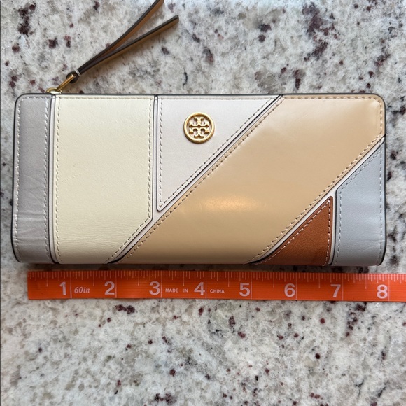 Tory Burch Colorblock Leather Zip Wallet in Cream, Beige, Tan & Gray - Picture 2 of 7